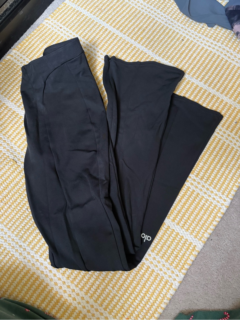 ALO Yoga Women’s Black Performance Pants